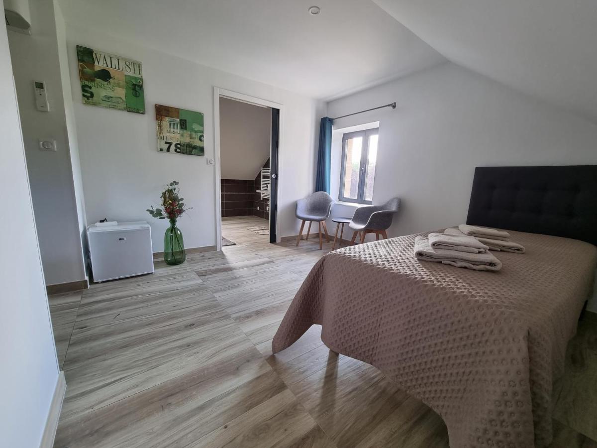 Le 4 Bed and Breakfast Montignac-Lascaux Exteriör bild