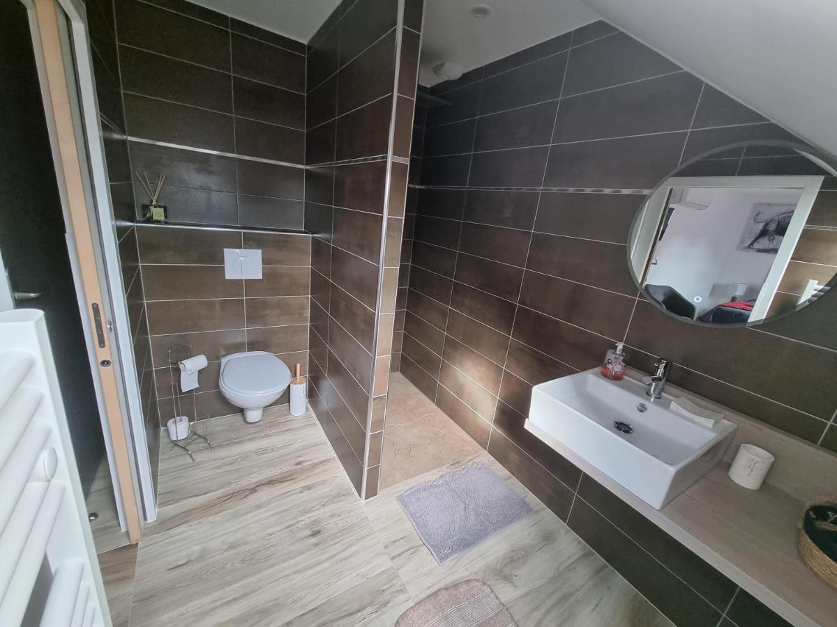 Le 4 Bed and Breakfast Montignac-Lascaux Exteriör bild