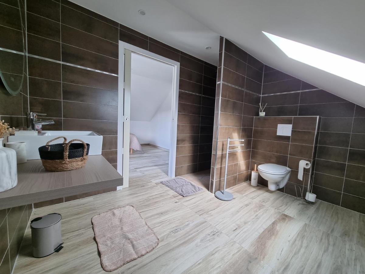 Le 4 Bed and Breakfast Montignac-Lascaux Exteriör bild