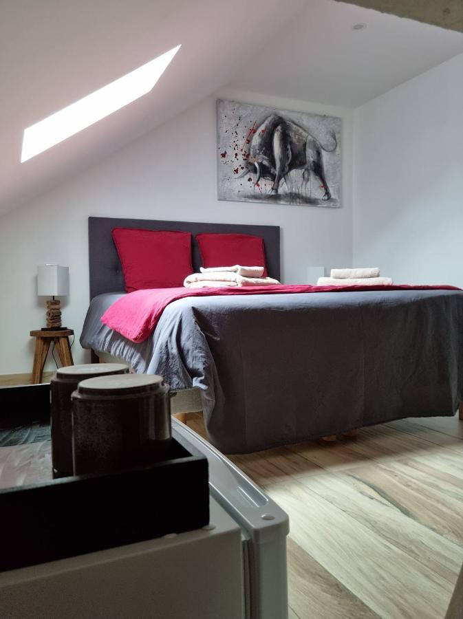 Le 4 Bed and Breakfast Montignac-Lascaux Exteriör bild